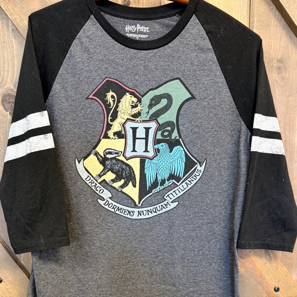 Harry Potter Raglan Shirt Women Small Gray Black Good Hogwarts Crest Baseball